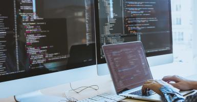STEM pour sciences, technologie, ingénierie et mathématiques