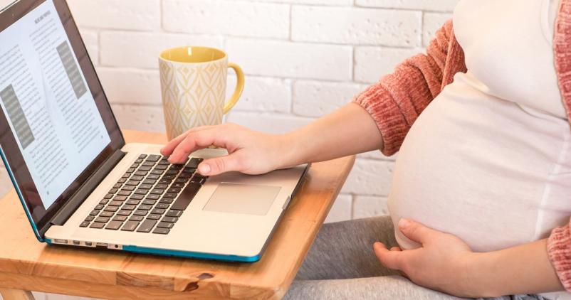 femme enceinte cheffe d entreprise