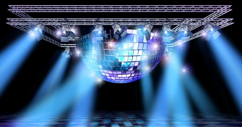 Boule à facettes et piste de discothèque