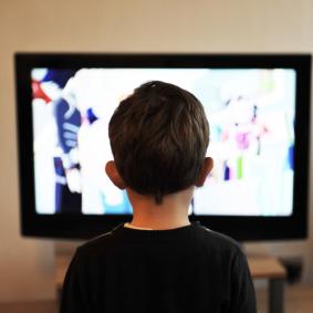 enfant devant tv